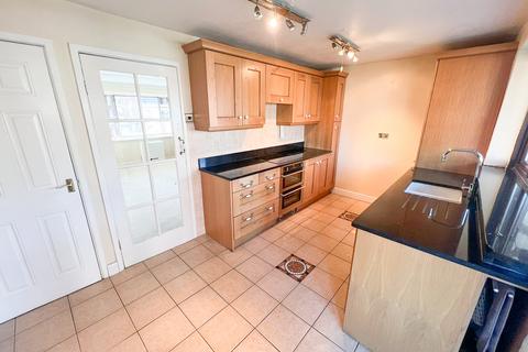 3 bedroom semi-detached house for sale, Olwen Crescent, Reddish