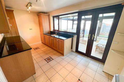 3 bedroom semi-detached house for sale, Olwen Crescent, Reddish