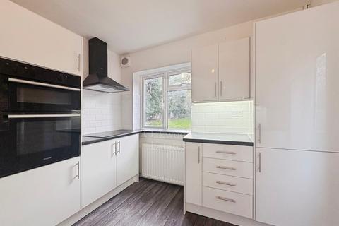 undefined, Courtlands, Maidenhead SL6