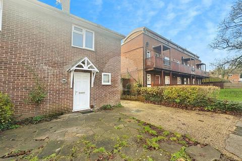 undefined, Courtlands, Maidenhead SL6