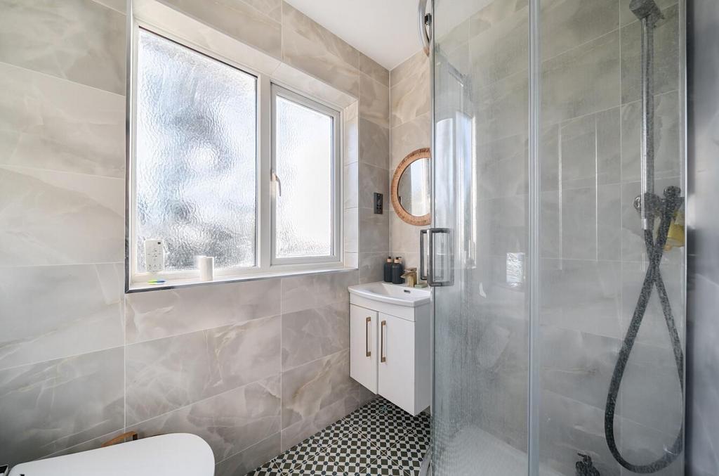 Davidson Frost-Wellings, DFW, Caddis Close, Stanmo