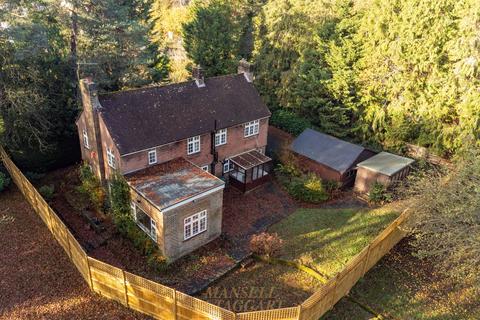 undefined, Green Lane, Crawley RH10