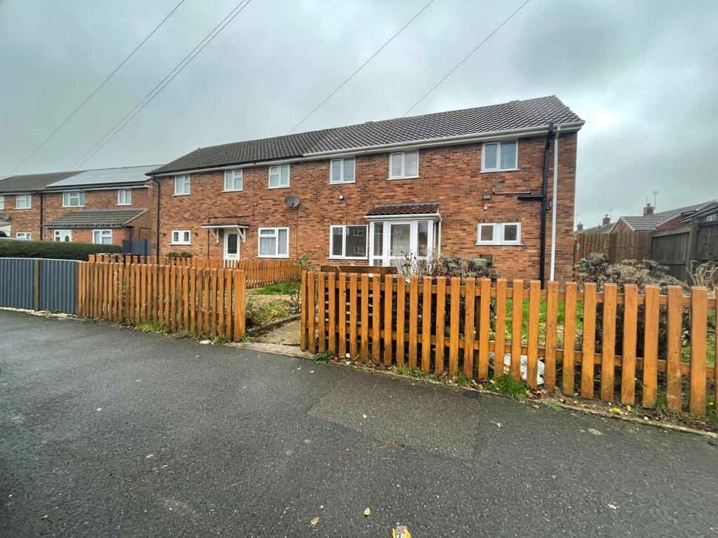 Stunning 3-bedroom house To Let Hollywood B47