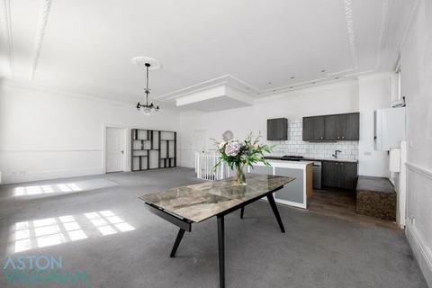 3 bedroom apartment to rent, Arundel House, Brighton BN2