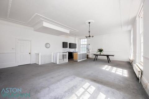 3 bedroom apartment to rent, Arundel House, Brighton BN2