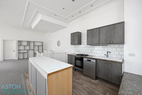 3 bedroom apartment to rent, Arundel House, Brighton BN2