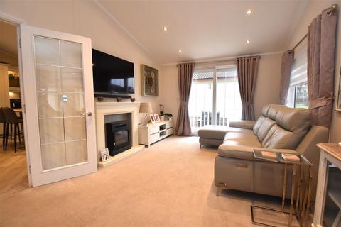 undefined, Kingsmans Farm Road, Hullbridge