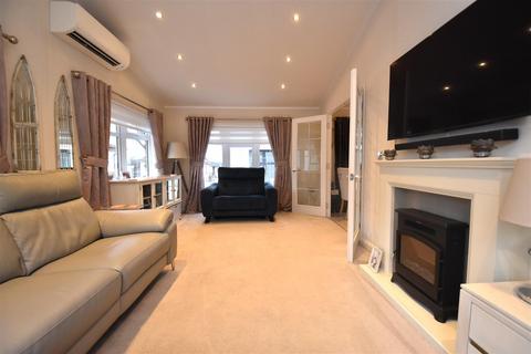 undefined, Kingsmans Farm Road, Hullbridge