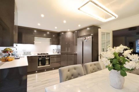 4 bedroom semi-detached house for sale, Mendip Way, Stevenage