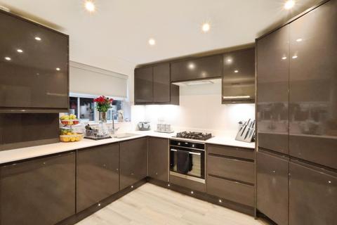4 bedroom semi-detached house for sale, Mendip Way, Stevenage