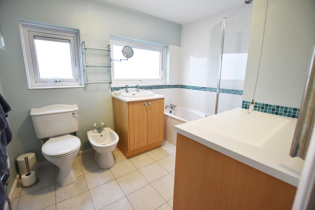 5-family-bathroom
