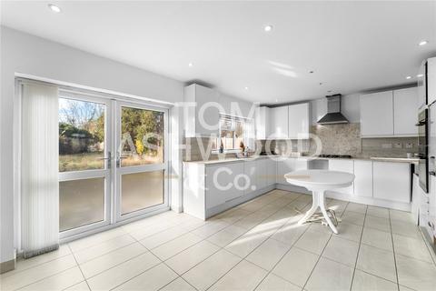 6 bedroom detached house for sale, Park Road, Stanford-Le-Hope, SS17