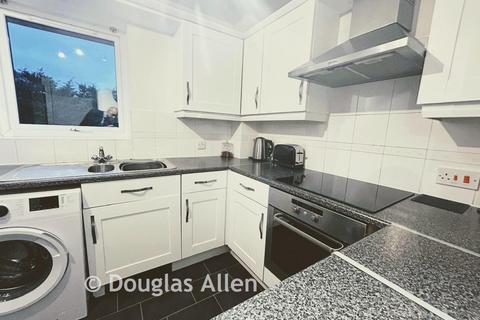 1 bedroom flat for sale, Warwick Close, Hornchurch, Essex