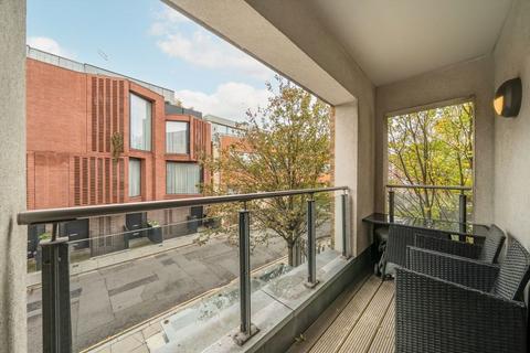 2 bedroom flat for sale, Corsica Street, London N5