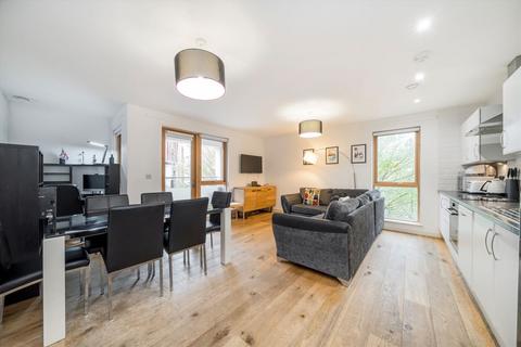 2 bedroom flat for sale, Corsica Street, London N5