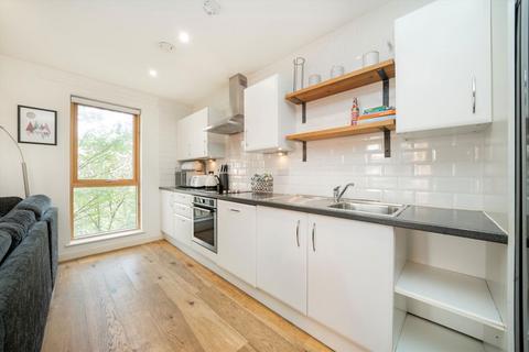 2 bedroom flat for sale, Corsica Street, London N5