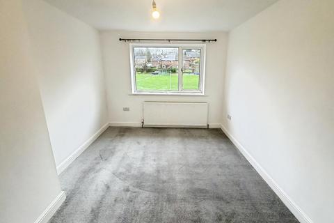 3 bedroom semi-detached house to rent, Skelwith Close, Derbyshire S41