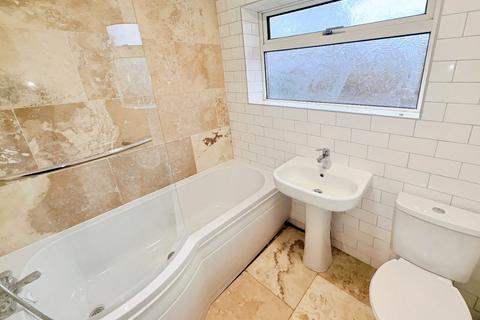 3 bedroom semi-detached house to rent, Skelwith Close, Derbyshire S41