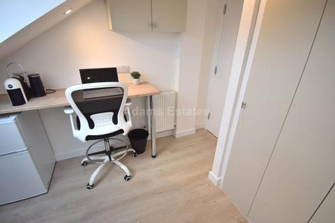 1 bedroom in a house share to rent, Connaught Road, Reading