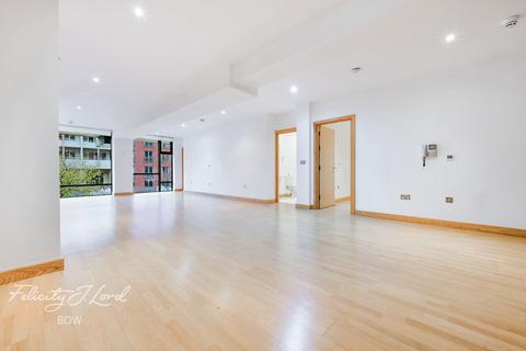 undefined, Roach Road, London, E3