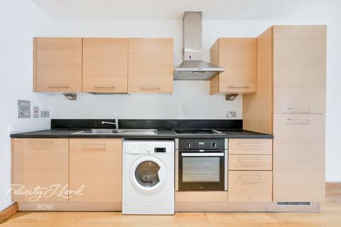 2 bedroom flat for sale, Roach Road, London, E3