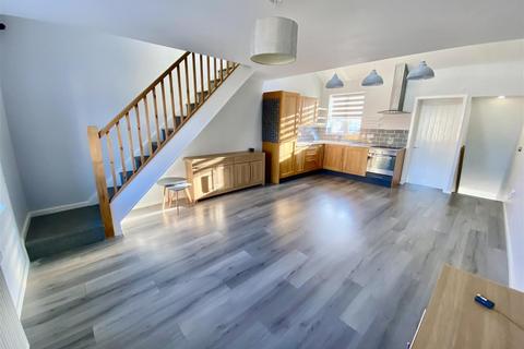 3 bedroom terraced house for sale, Kingshill Road, Swindon SN1