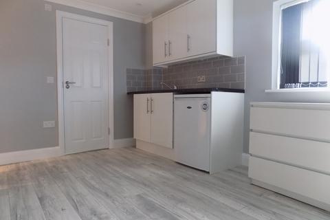 undefined, Richmond Hill, Room 2, Luton, Bedfordshire