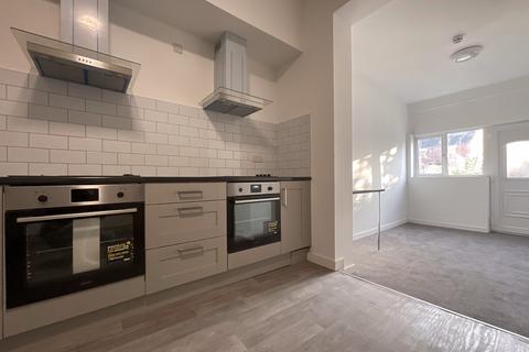 8 bedroom house of multiple occupation to rent, Kings Road, Doncaster DN1