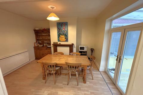 3 bedroom semi-detached house for sale, Cheadle Old Road, Edgeley