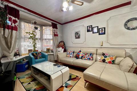 Jedburgh Road, Plaistow, E13 9LG