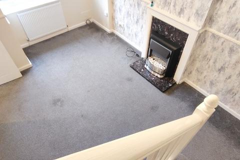 2 bedroom townhouse to rent, Hunshelf Road, Chapeltown