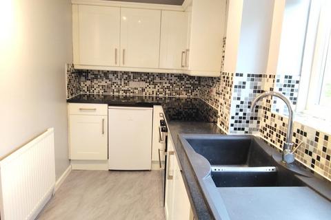 2 bedroom townhouse to rent, Hunshelf Road, Chapeltown