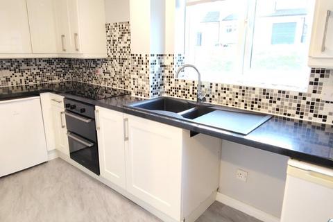 2 bedroom townhouse to rent, Hunshelf Road, Chapeltown