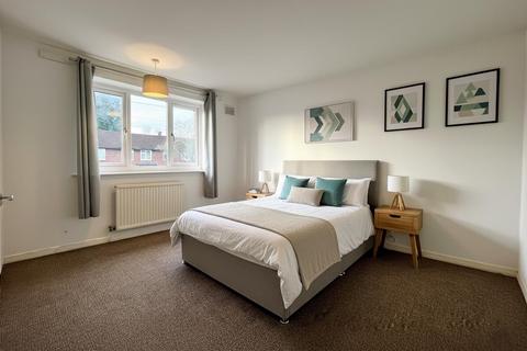 3 bedroom terraced house to rent, Exmouth Road, Sale