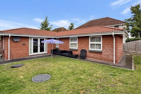 6 bedroom detached bungalow for sale, Haynes Road, Westbury