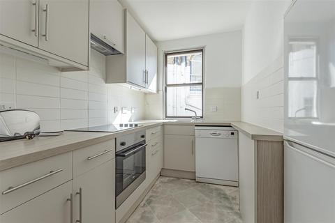 3 bedroom flat to rent, Upper Park Road, Belsize Park, NW3