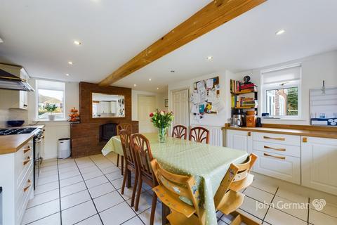 4 bedroom detached house for sale, Baswich Lane, Stafford