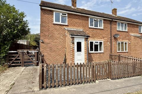 3 bedroom semi-detached house to rent, Calshot Close, Calshot, Southampton