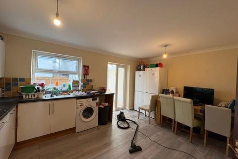 5 bedroom terraced house to rent, Avenue Road, Southampton