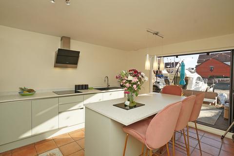 3 bedroom townhouse for sale, Newlyn Way, Portsmouth PO6