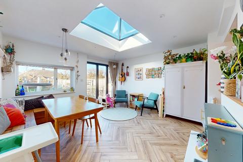 undefined, Moorend Crescent, Leckhampton