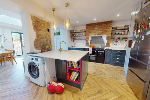 undefined, Moorend Crescent, Leckhampton