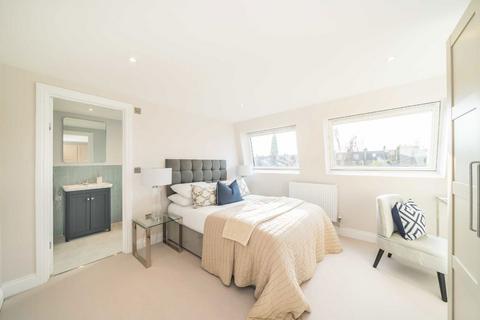3 bedroom flat for sale, Oberstein Road, London SW11