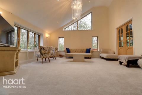 4 bedroom detached house to rent, Whetstone Close, Heelands