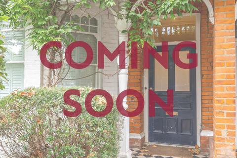 4 bedroom semi-detached house to rent, Cascade Avenue, Muswell Hill, London