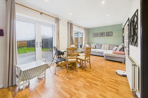 4 bedroom semi-detached house for sale, Musk Hill, Hemel Hempstead, HP1
