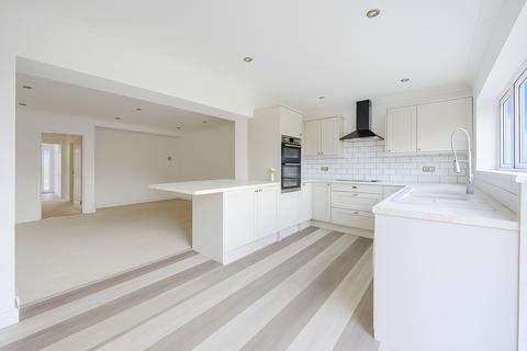 3 bedroom semi-detached house for sale, Bellhouse Road, Leigh-on-sea, SS9 5