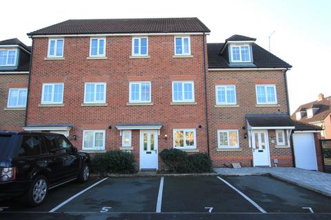 4 bedroom terraced house for sale, Cwrt Y Terfyn, Saltney, Chester