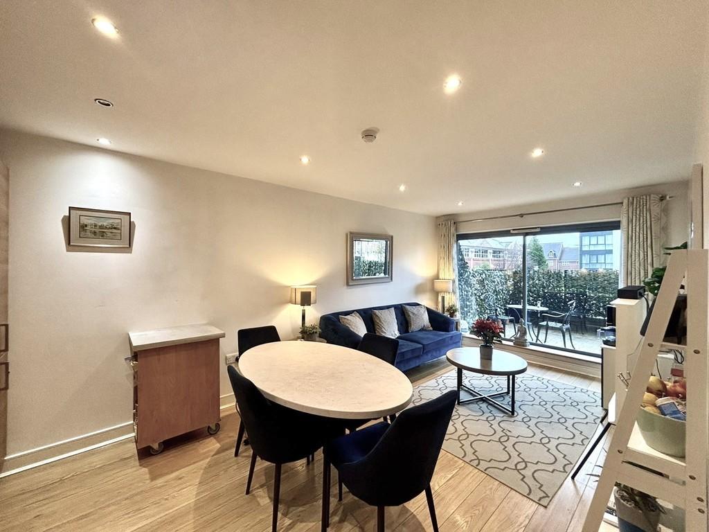 Living/Dining area