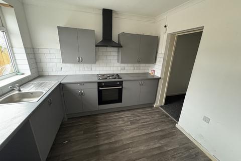 3 bedroom end of terrace house to rent, Hull HU6
